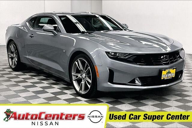 2024 Chevrolet Camaro LT — photo 1 of 35