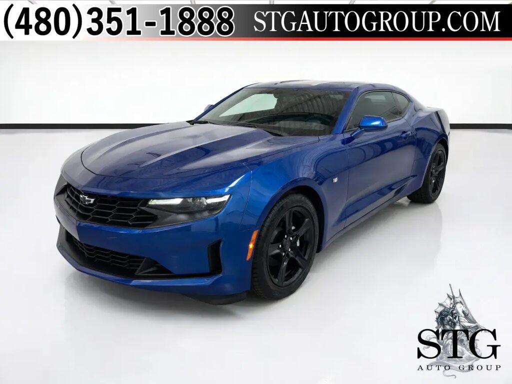 2023 Chevrolet Camaro LT — photo 1 of 13