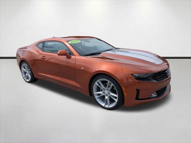 2022 Chevrolet Camaro LT — photo 1 of 13