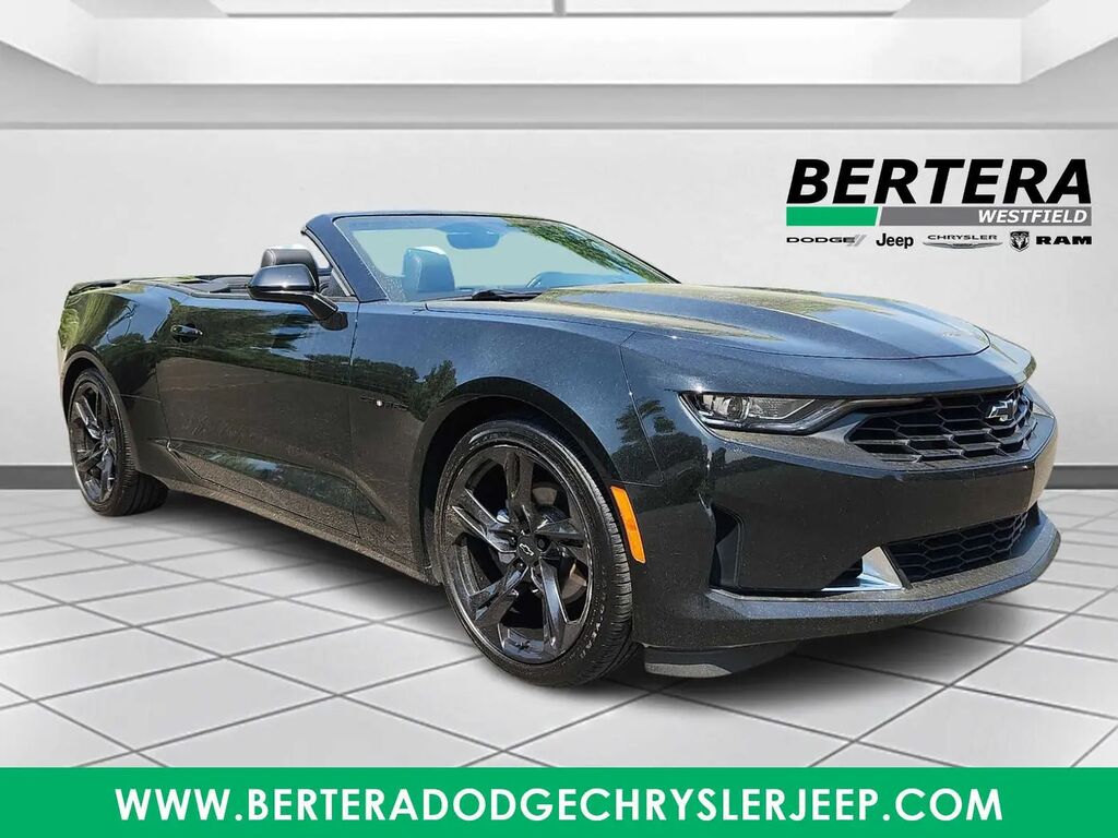 2024 Chevrolet Camaro LT — photo 1 of 13