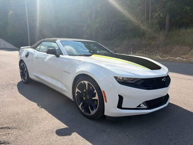 2023 Chevrolet Camaro LT — photo 1 of 10