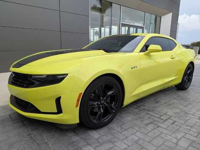 2020 Chevrolet Camaro LT1 — photo 1 of 39