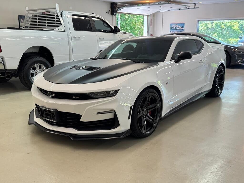 2021 Chevrolet Camaro SS — photo 1 of 38