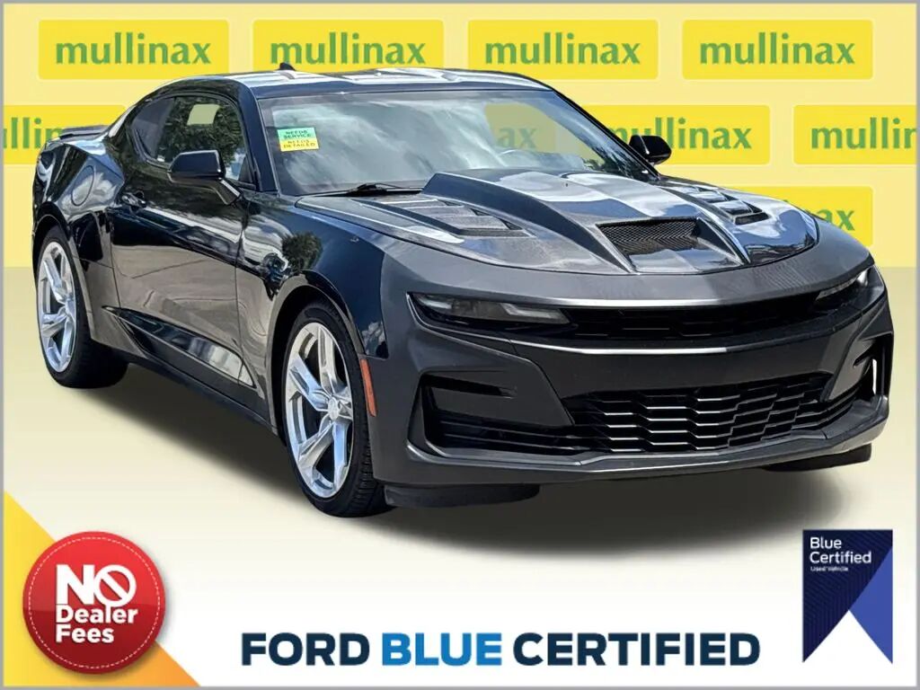2020 Chevrolet Camaro LT1 — photo 1 of 26