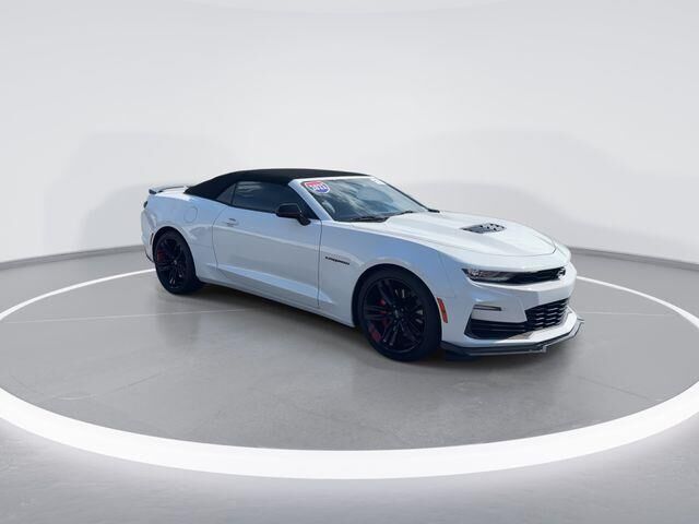 2022 Chevrolet Camaro SS — photo 1 of 14