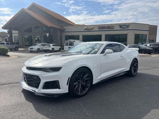 2018 Chevrolet Camaro ZL1 — photo 1 of 2