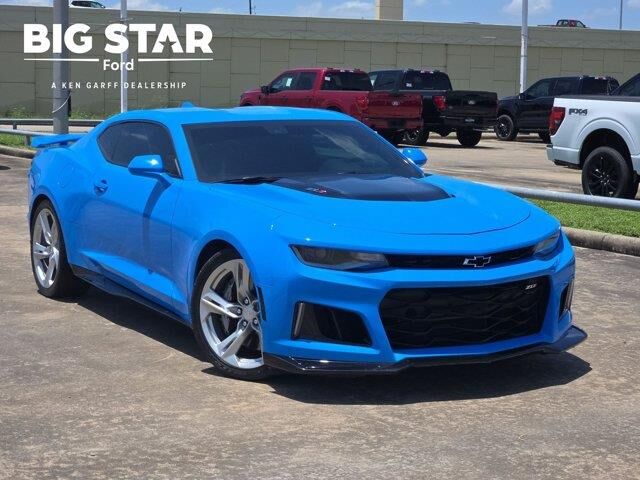 2022 Chevrolet Camaro ZL1 — photo 1 of 26