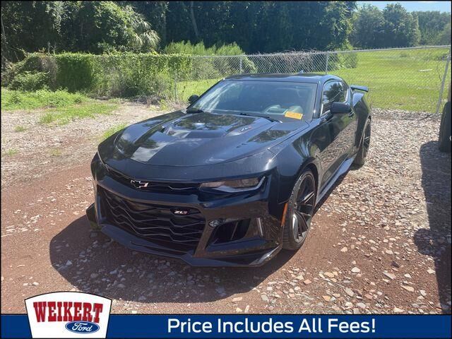 2017 Chevrolet Camaro ZL1 — photo 1 of 11