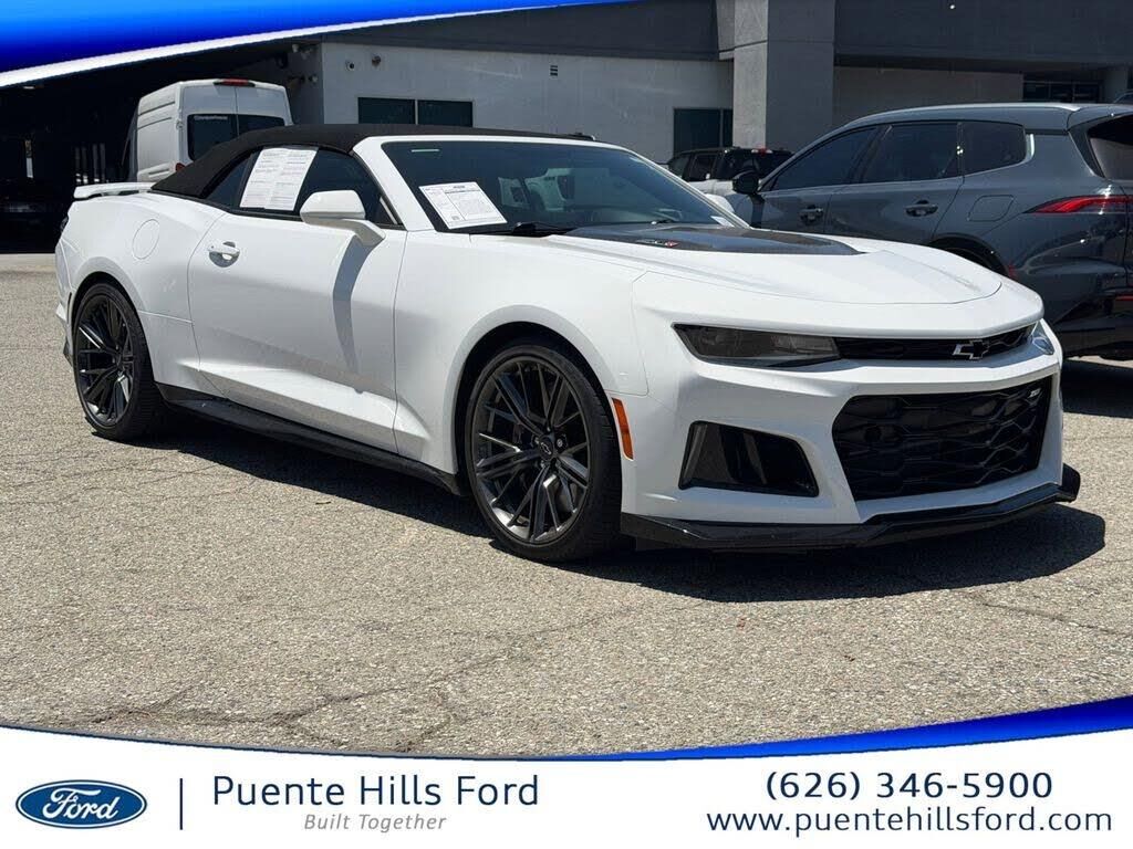 2020 Chevrolet Camaro ZL1 — photo 1 of 2