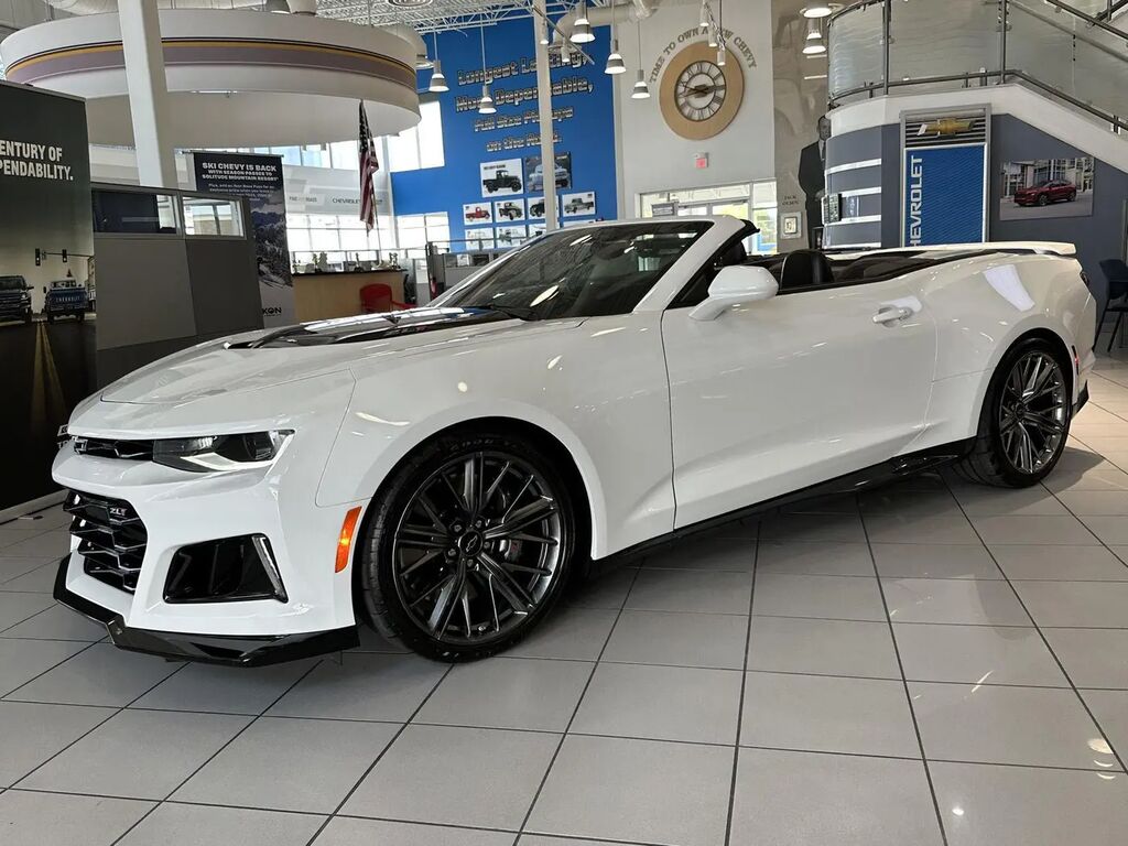 2022 Chevrolet Camaro ZL1 — photo 1 of 18