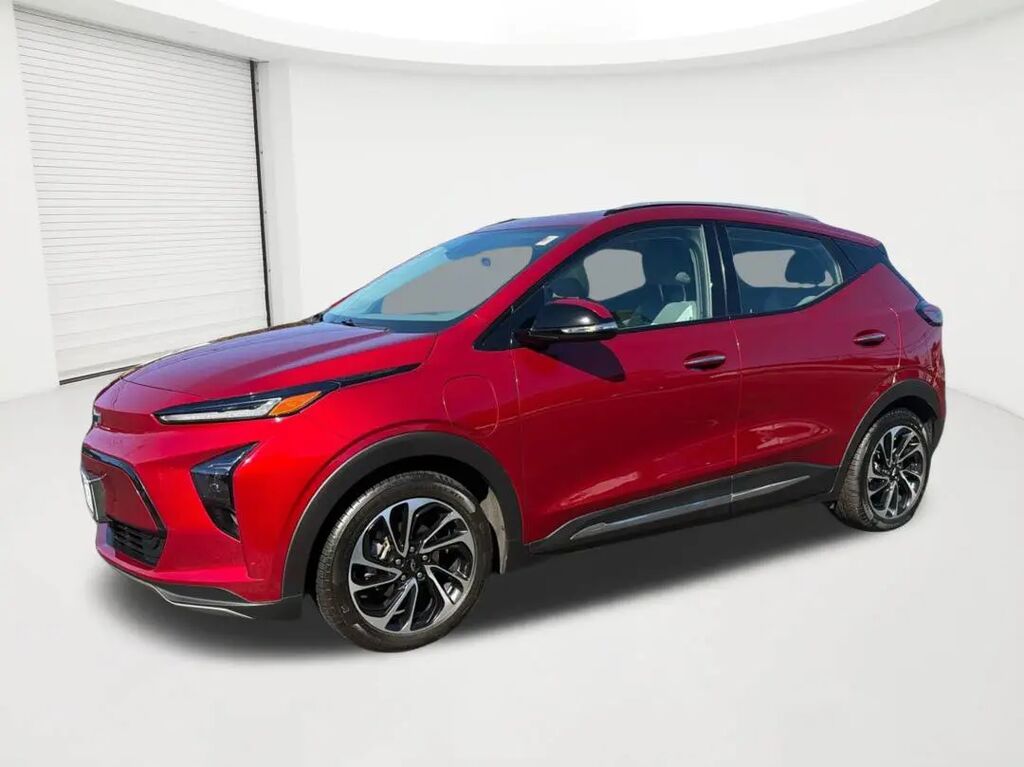 2023 Chevrolet Bolt EUV Premier — photo 1 of 13