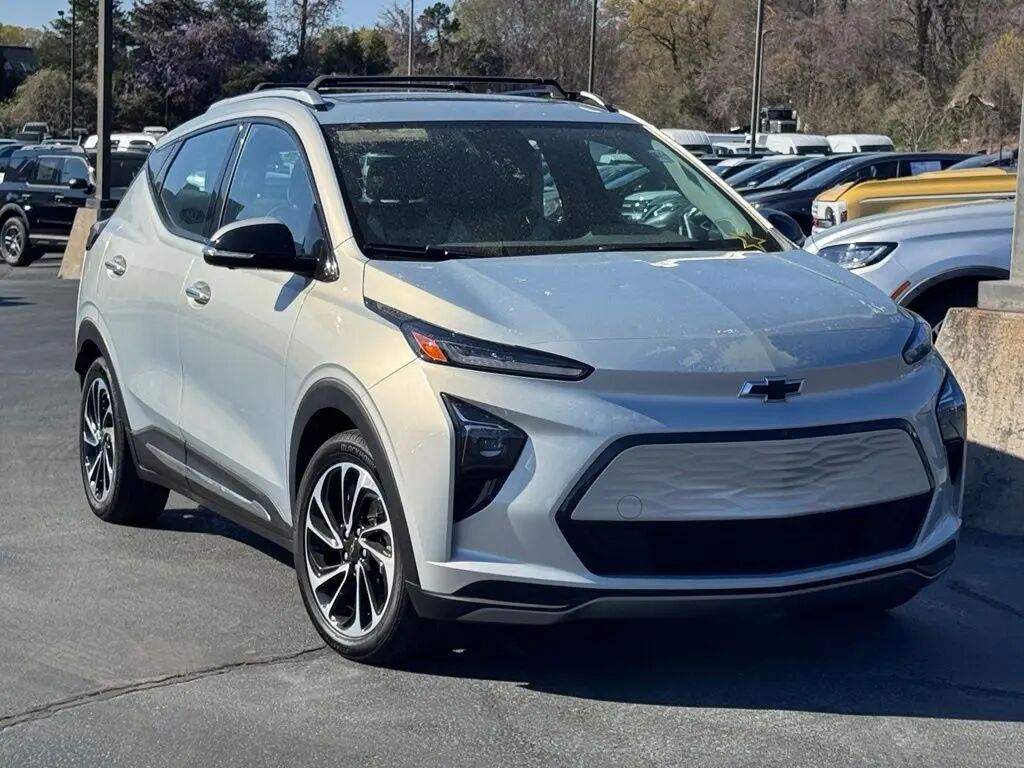 2023 Chevrolet Bolt EUV Premier — photo 1 of 25