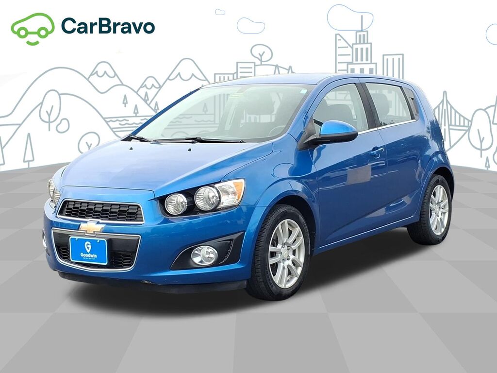 2016 Chevrolet Sonic LT — photo 1 of 7
