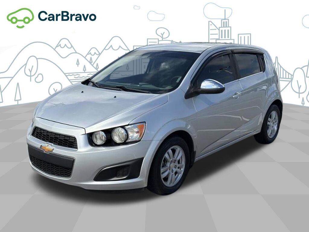 2013 Chevrolet Sonic LT — photo 1 of 6
