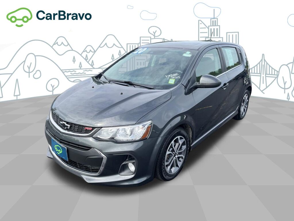 2020 Chevrolet Sonic LT — photo 1 of 6