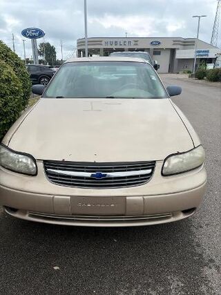 2002 Chevrolet Malibu Base — photo 1 of 15