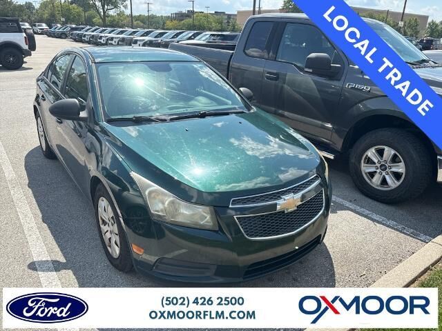 2014 Chevrolet Cruze LS Auto — photo 1 of 13