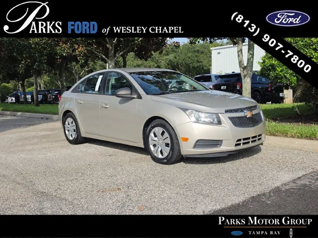 2013 Chevrolet Cruze LS Auto — photo 1 of 13