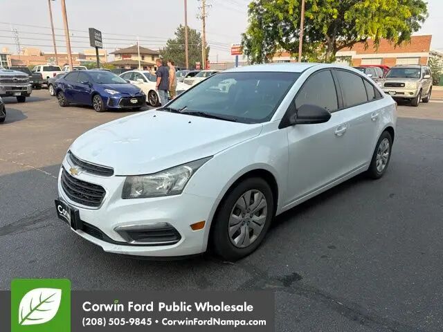 2016 Chevrolet Cruze Limited LS Auto — photo 1 of 13