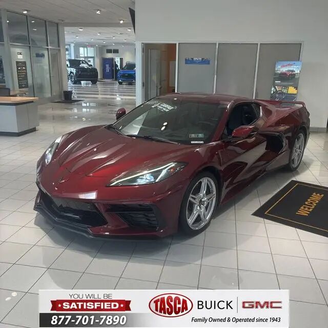 2020 Chevrolet Corvette Stingray — photo 1 of 6