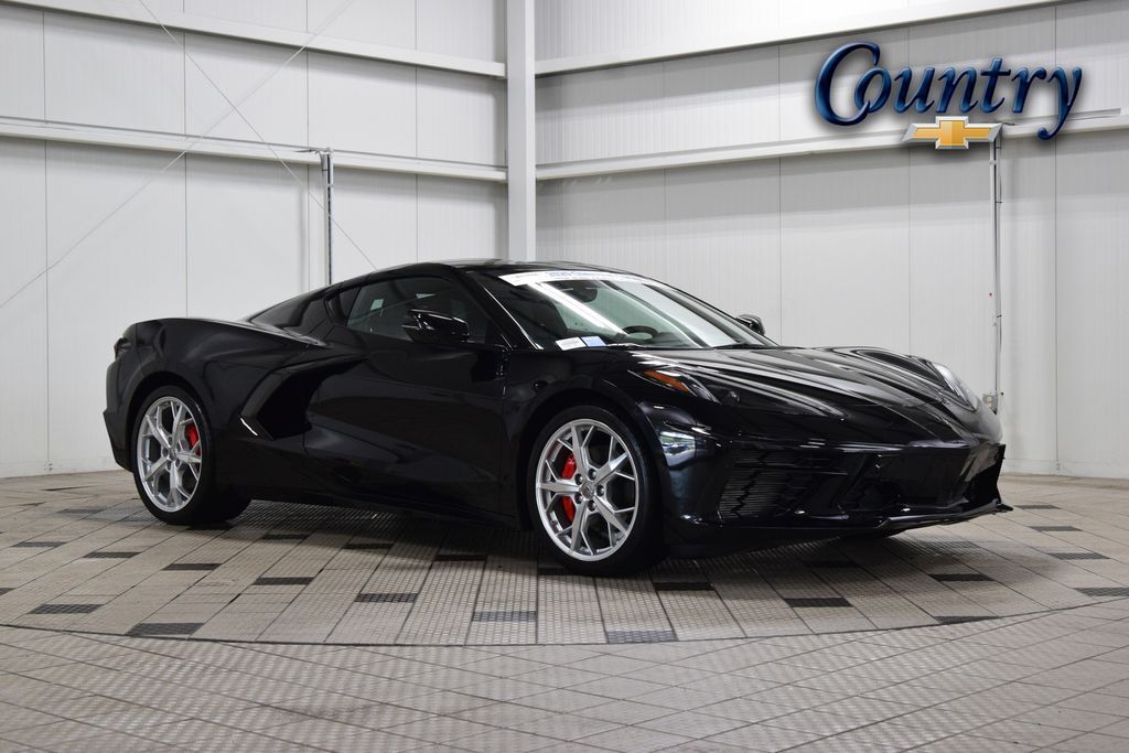 2020 Chevrolet Corvette Stingray — photo 1 of 11