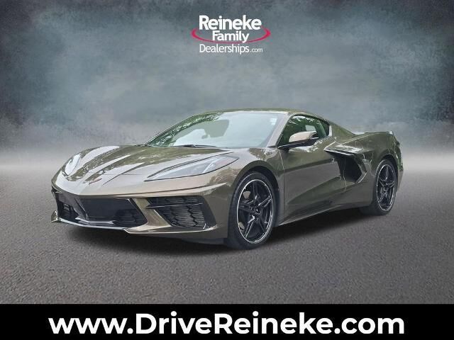 2021 Chevrolet Corvette Stingray — photo 1 of 13