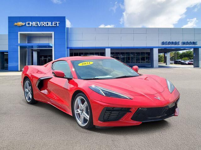 2021 Chevrolet Corvette Stingray — photo 1 of 39