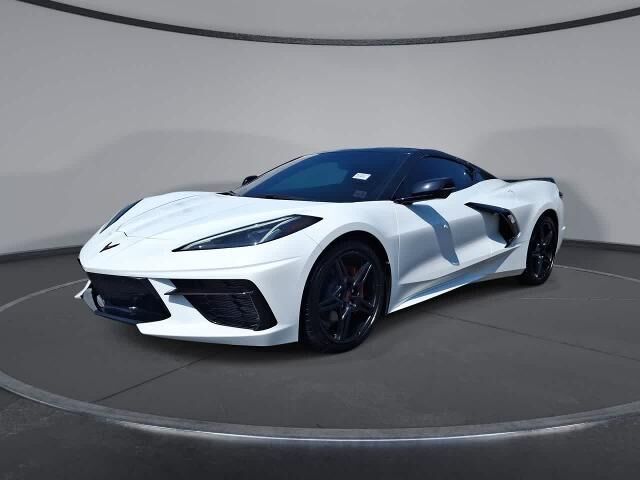 2022 Chevrolet Corvette Stingray — photo 1 of 12