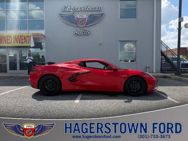 2025 Chevrolet Corvette Stingray — photo 1 of 13