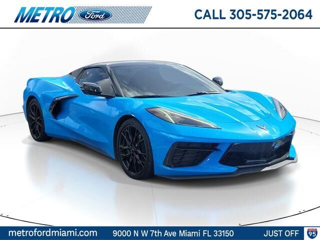 2025 Chevrolet Corvette Stingray — photo 1 of 18