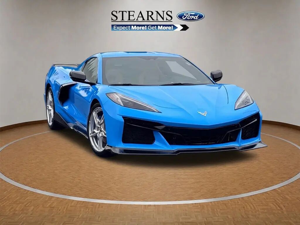 2021 Chevrolet Corvette Stingray — photo 1 of 13