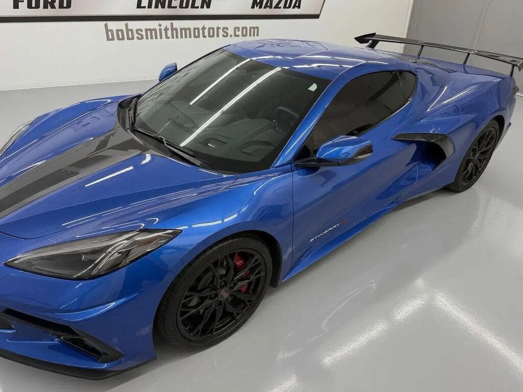 2023 Chevrolet Corvette Stingray — photo 1 of 8