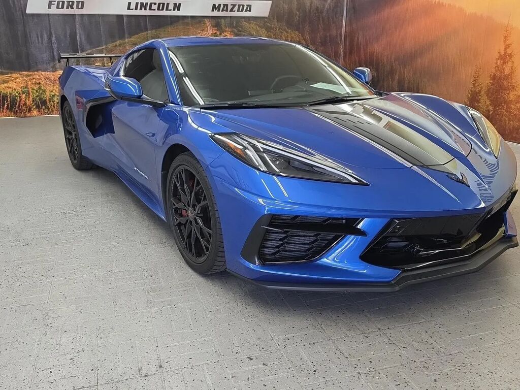 2023 Chevrolet Corvette Stingray — photo 1 of 13