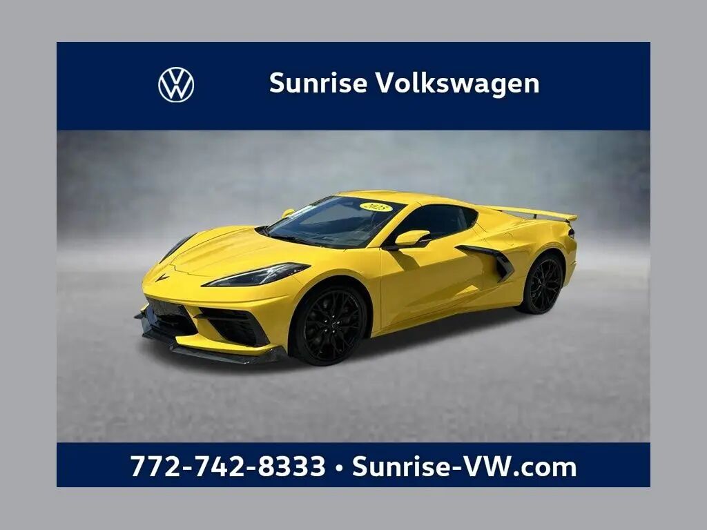 2025 Chevrolet Corvette Stingray — photo 1 of 14