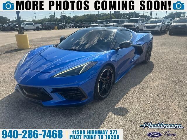 2021 Chevrolet Corvette Stingray — photo 1 of 26