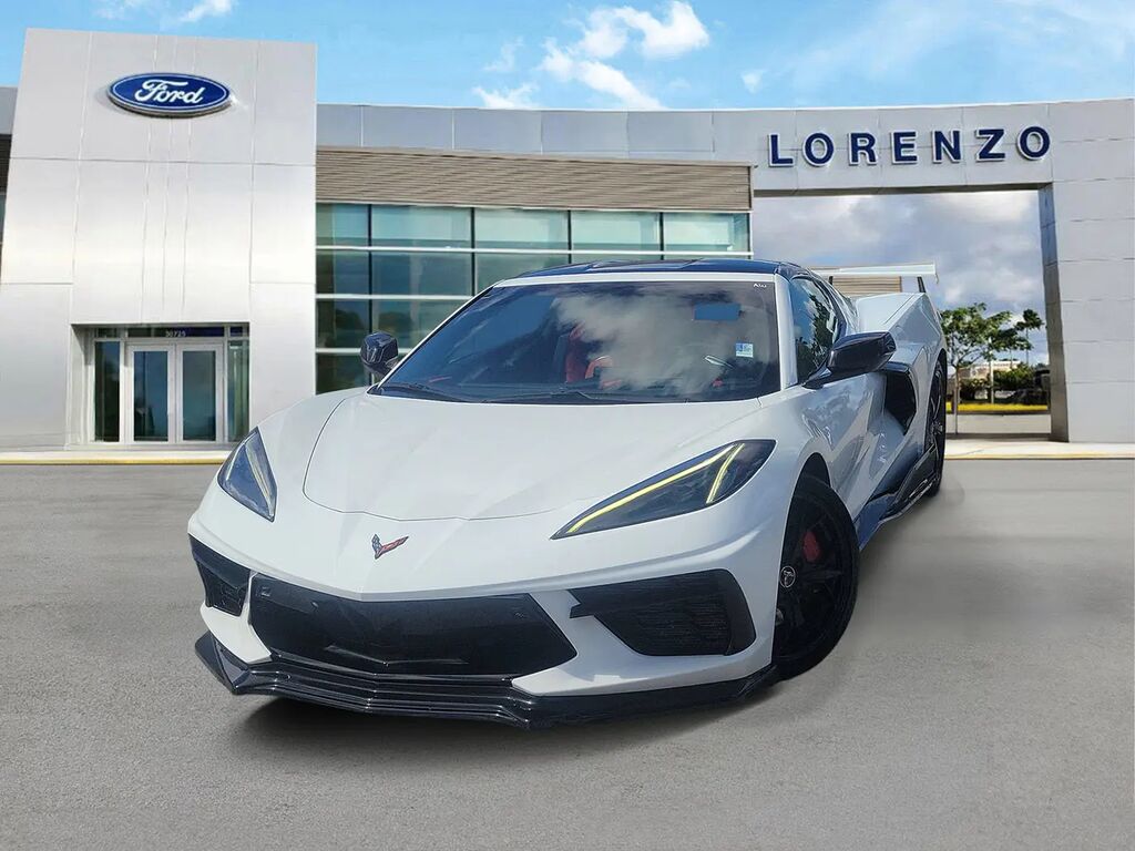 2022 Chevrolet Corvette Stingray — photo 1 of 13
