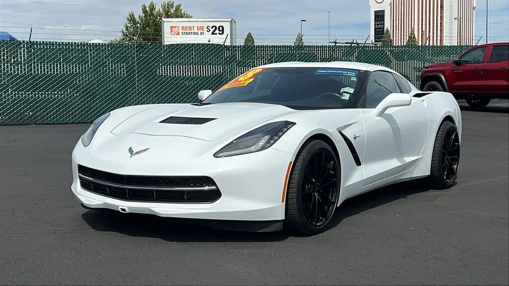 2016 Chevrolet Corvette Stingray — photo 1 of 27