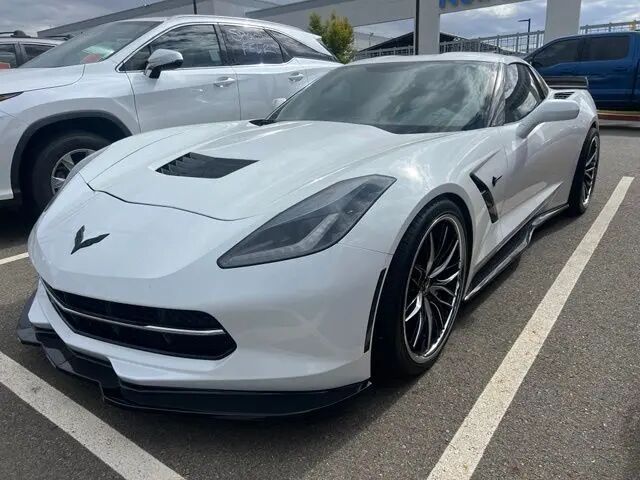 2016 Chevrolet Corvette Stingray — photo 1 of 9