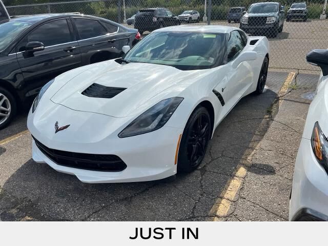 2017 Chevrolet Corvette Stingray — photo 1 of 13