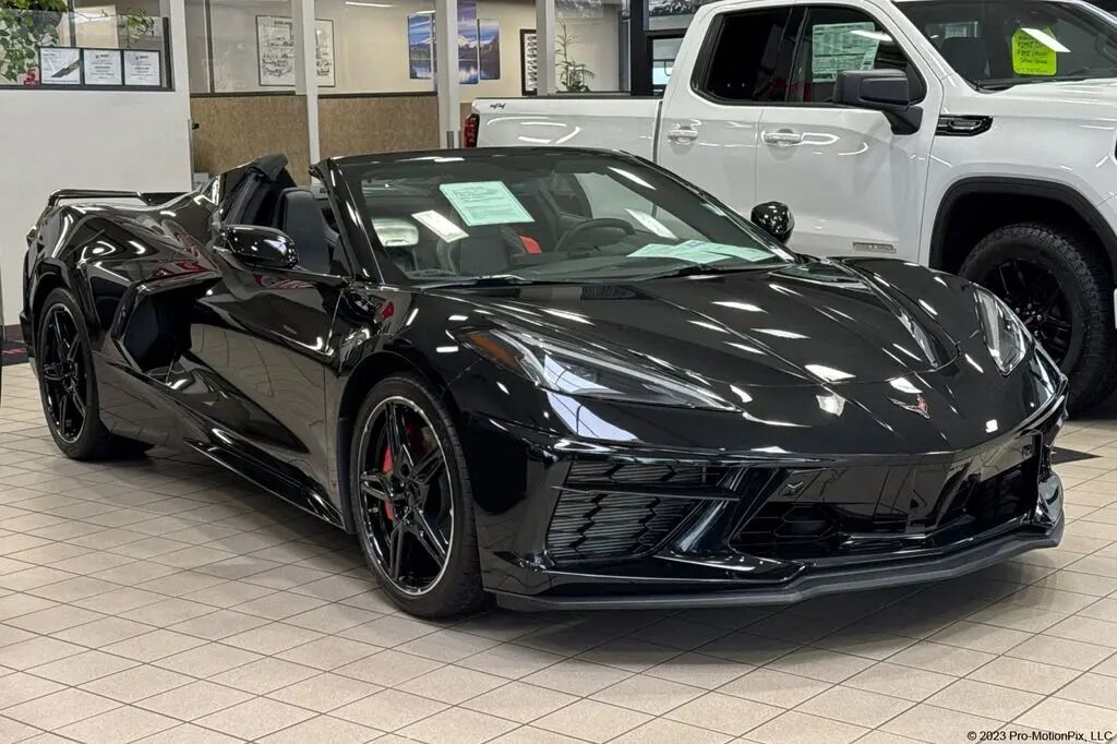 2022 Chevrolet Corvette Stingray — photo 1 of 13