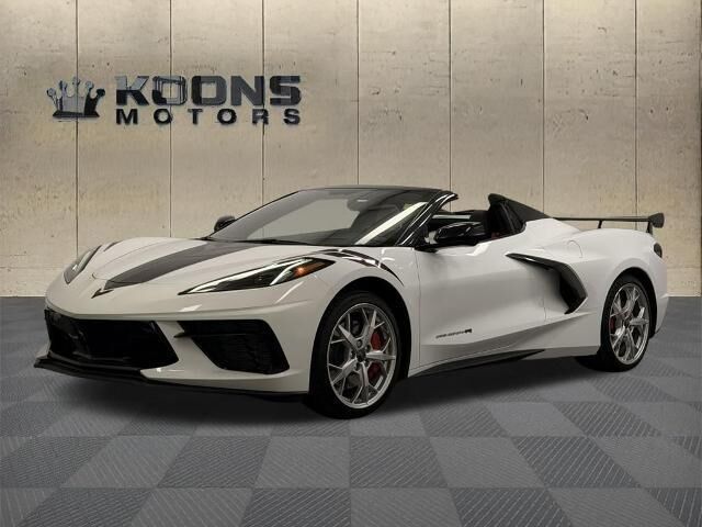 2022 Chevrolet Corvette Stingray — photo 1 of 13