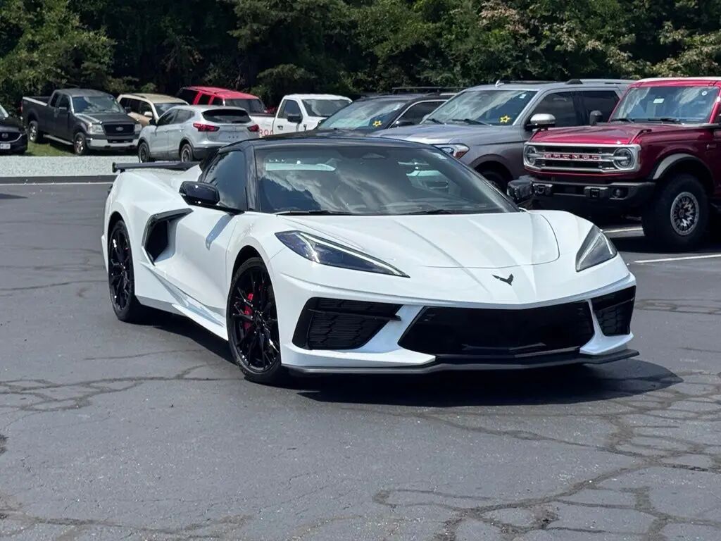 2026 Chevrolet Corvette Stingray — photo 1 of 39