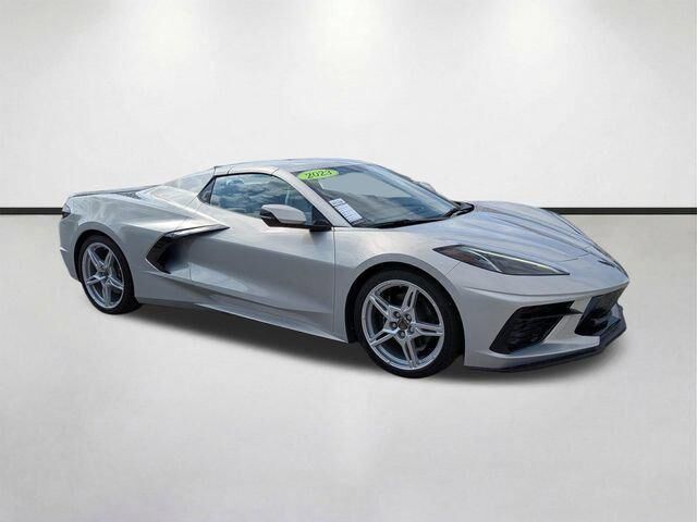 2023 Chevrolet Corvette Stingray — photo 1 of 13