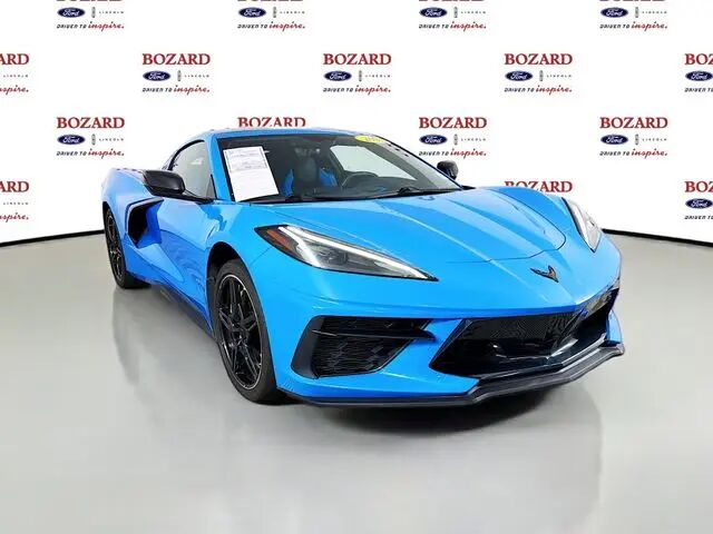 2021 Chevrolet Corvette Stingray — photo 1 of 12