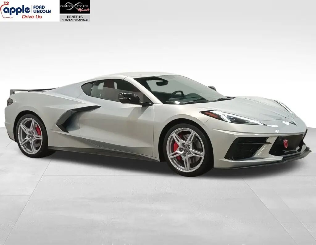 2021 Chevrolet Corvette Stingray — photo 1 of 13