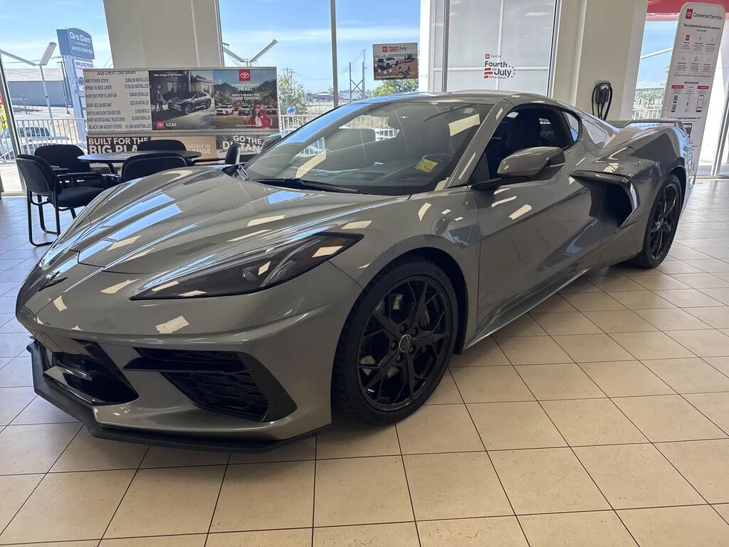 2022 Chevrolet Corvette Stingray — photo 1 of 13