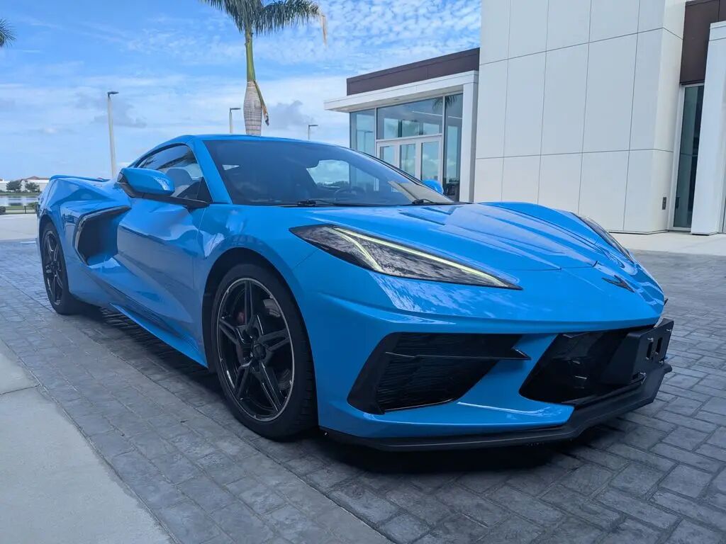 2022 Chevrolet Corvette Stingray — photo 1 of 25