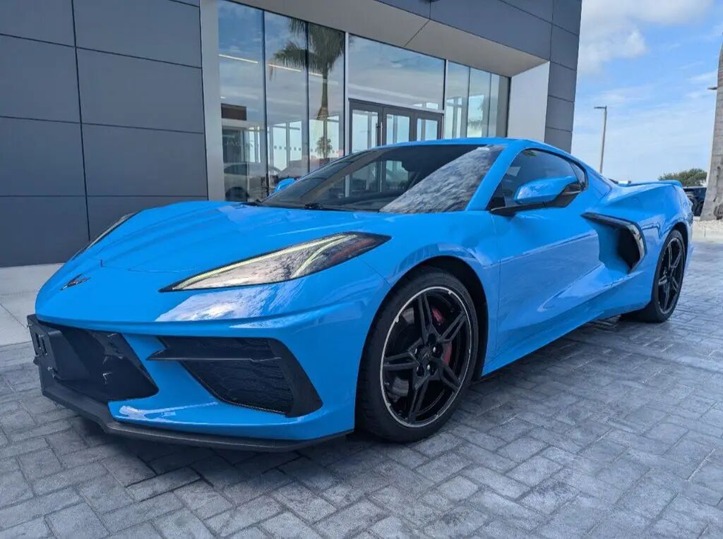 2022 Chevrolet Corvette Stingray — photo 1 of 13