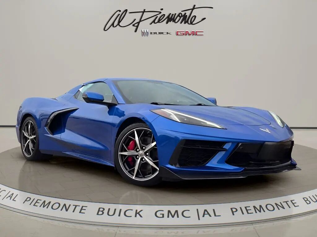 2022 Chevrolet Corvette Stingray — photo 1 of 14
