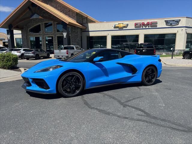 2022 Chevrolet Corvette Stingray — photo 1 of 13